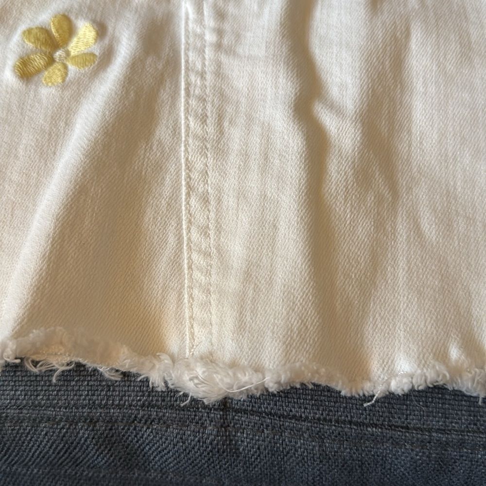 DL 1961 Girls Jenny Milk Daisy Mini Skirt. 5 Pocket Style.
Size 16. - Picture 3 of 10